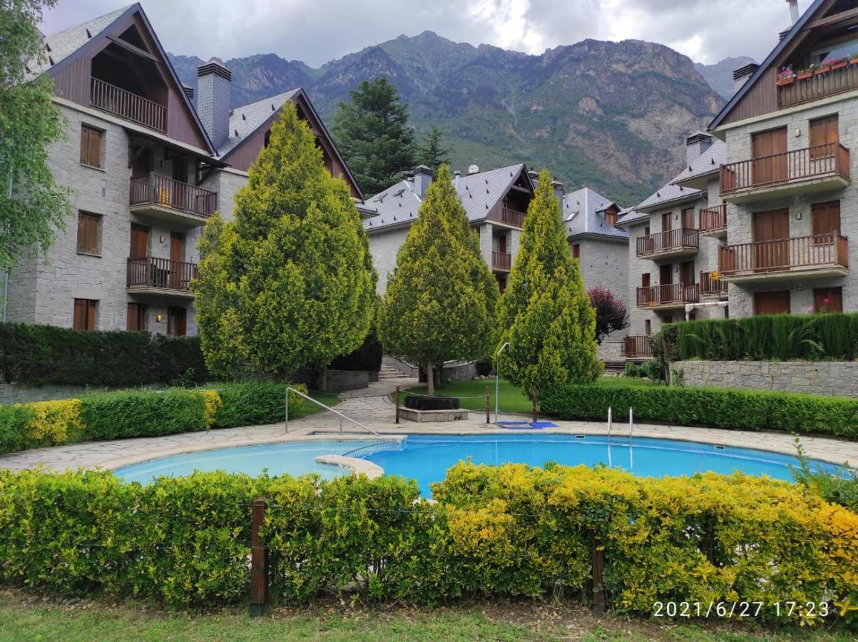 Senda De Conques Apartment Benasque Bagian luar foto
